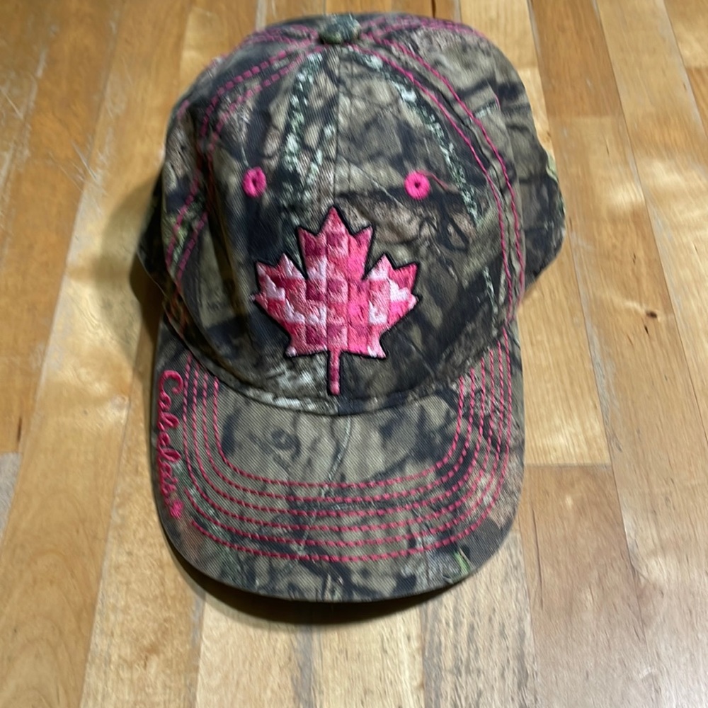 Youth/women’s cabelas pink maple leaf hat